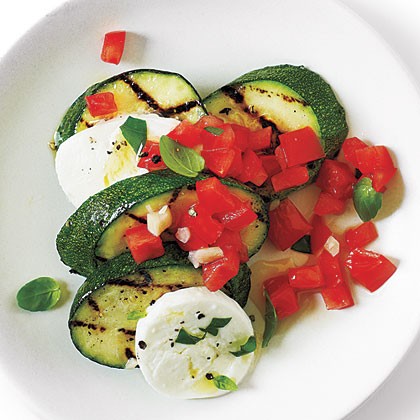 Caprese "salsa" zucchini with sea salt