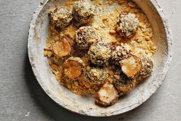 Caramel & peanut balls