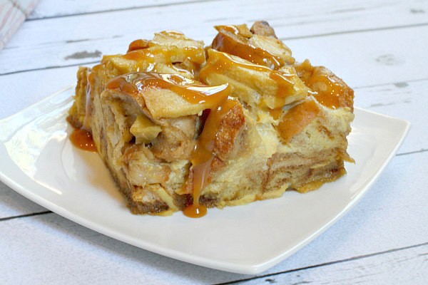 Caramel apple bagel bread pudding
