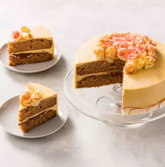 Caramel apple cake