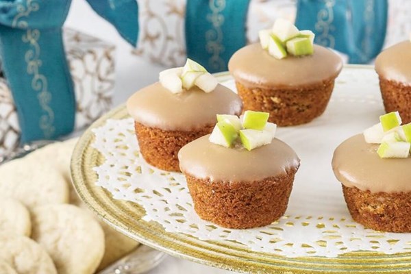 Caramel-apple cakes [caramel icing; green apple garnish]