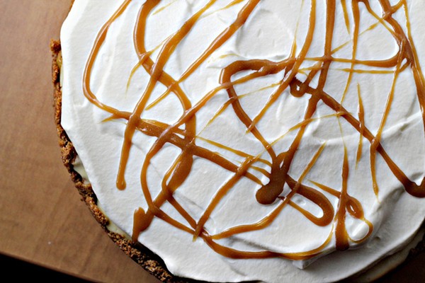 Caramel apple cheesecake pie