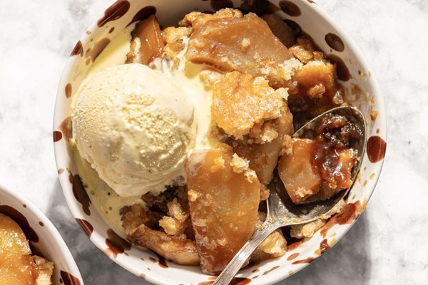 Caramel apple cobbler
