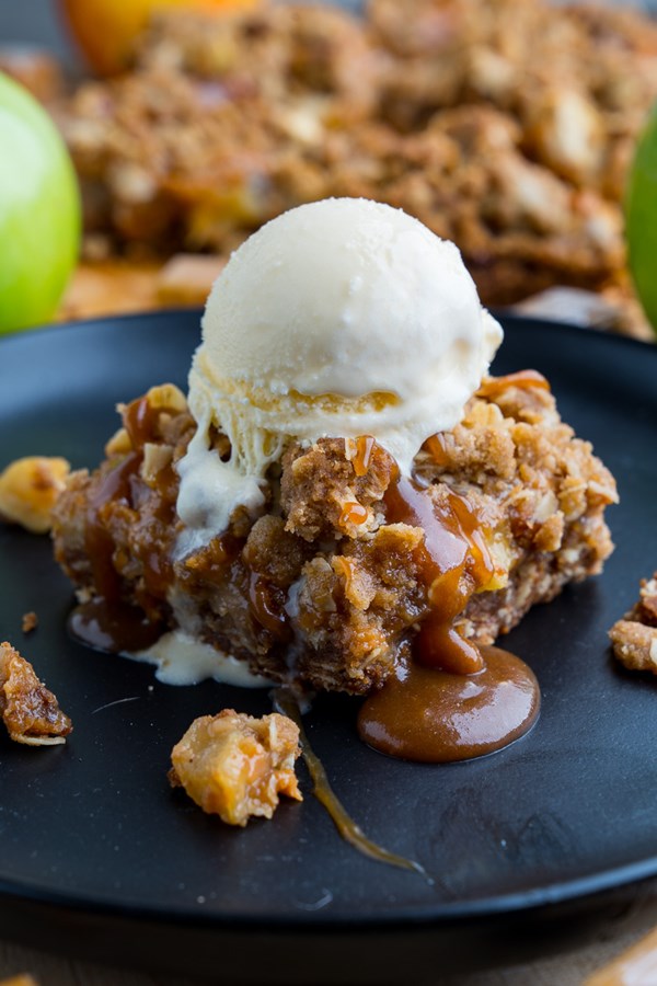 Caramel apple crisp bars