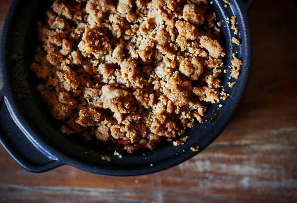Caramel apple crumble