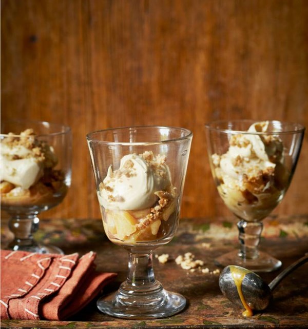 Caramel apple crumble pots
