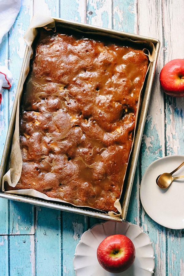 Caramel apple dapple cake