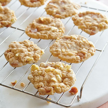 Caramel apple oatmeal cookies