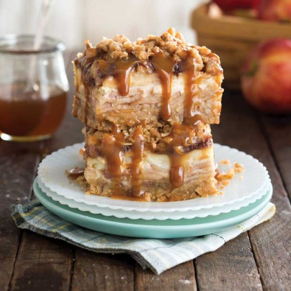 Caramel apple pie bars