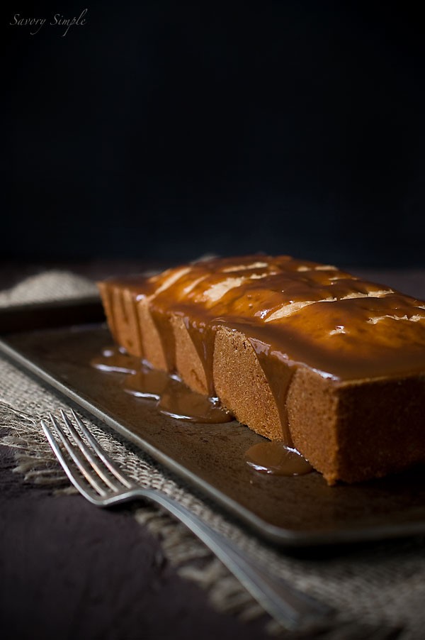 Caramel apple poundcake