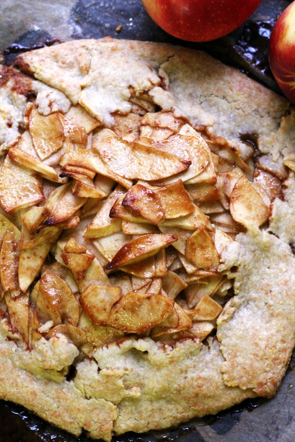 Caramel apple smoked Gouda galette