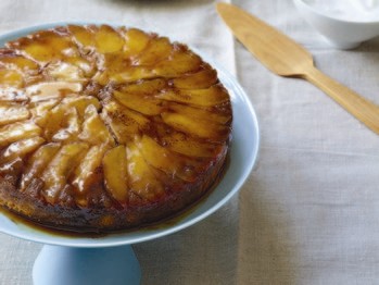 Caramel apple upside-down cake