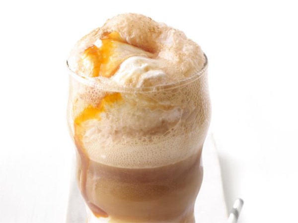 Caramel-bourbon floats