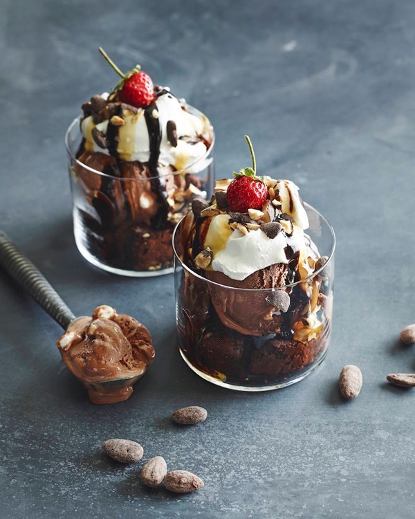Caramel brownie ice cream sundae