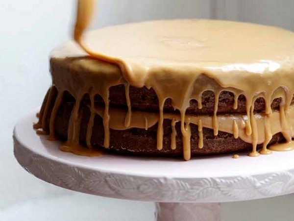 Caramel cake