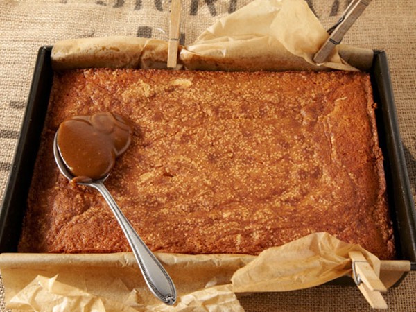 Caramel cake