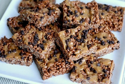 Caramel cocoa crispy bars