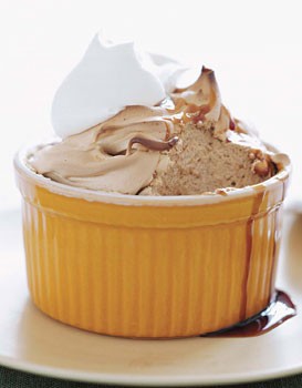 Caramel coffee meringues