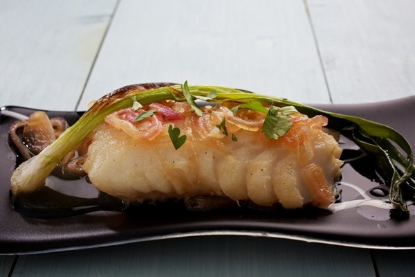 Caramel-cooked cod