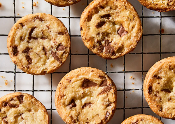 Caramel crunch-chocolate chunklet cookies
