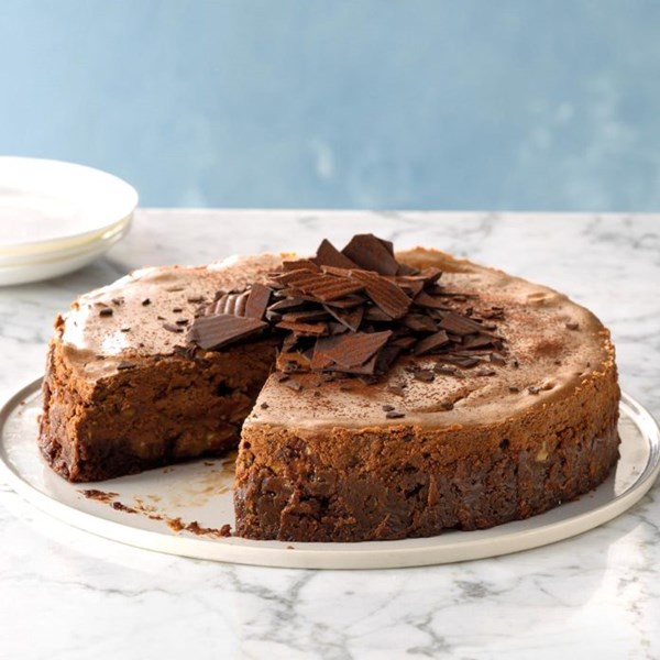 Caramel fudge cheesecake