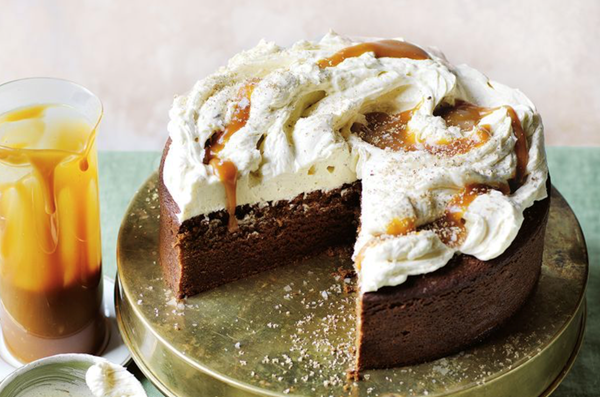 Caramel gingerbread cake with brandy butter