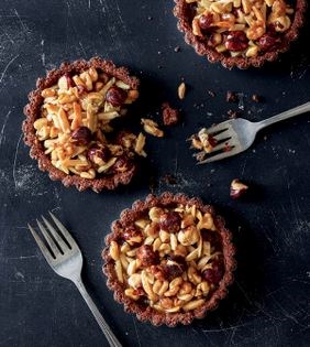 Caramel-nut tartlets