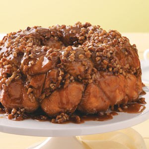 Caramel-pecan monkey bread