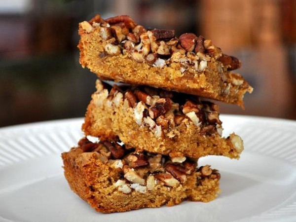 Caramel pecan squares 