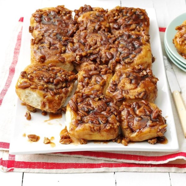 Caramel-pecan sticky buns