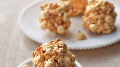 "Caramel" popcorn-peanut balls