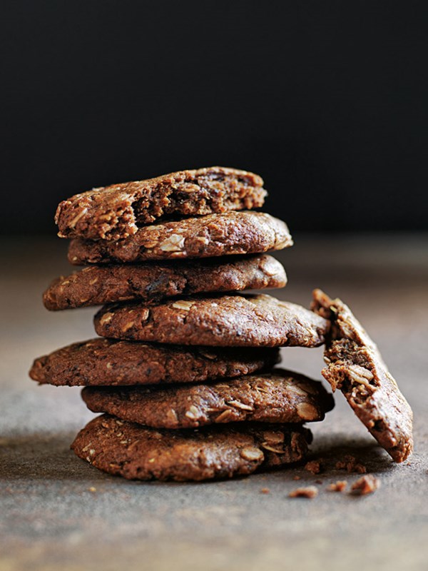 Caramel sticky date cookies