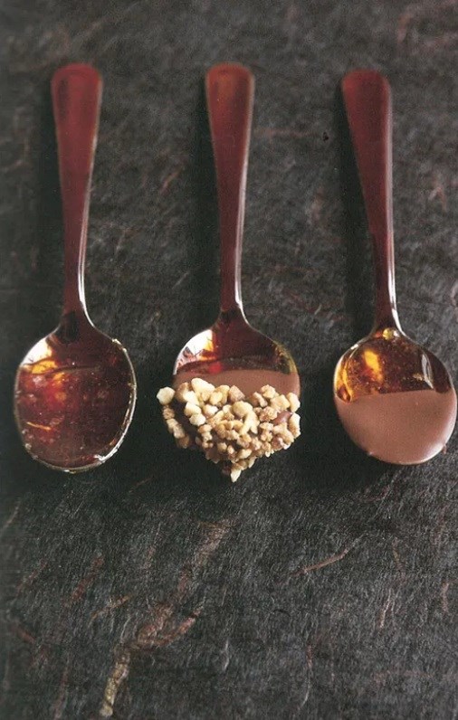 Caramel stirring spoons