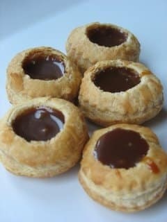 Caramel vol au vents