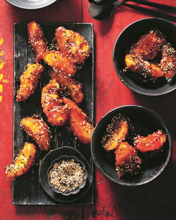 Caramelised apples with sesame 