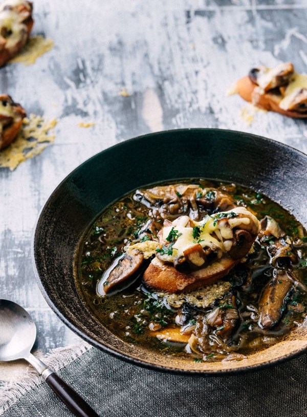 Caramelised onion and mushroom soup with cheesy mushroom toasties