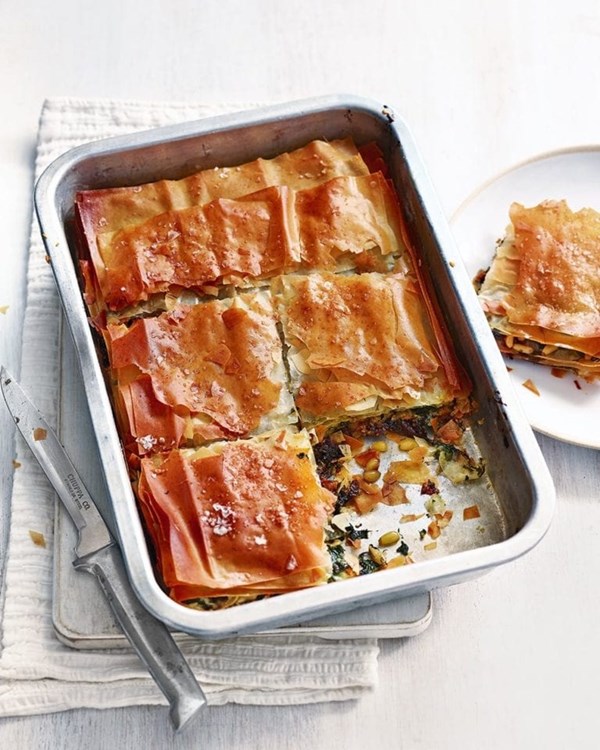 Caramelised onion, spinach and halloumi filo pie