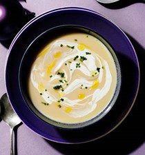 Caramelised parsnip soup with horseradish