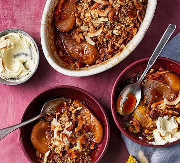 Caramelised pear, rum & coconut crumble