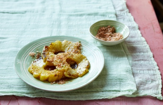 Caramelised pineapple with chilli salt