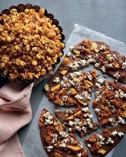 Caramelised popcorn