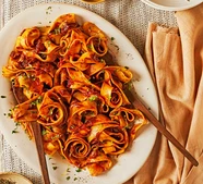 Caramelised red onion & anchovy pasta with gremolata