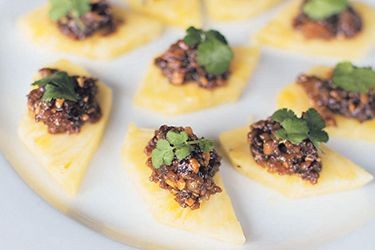 Caramelised Thai pork on pineapple