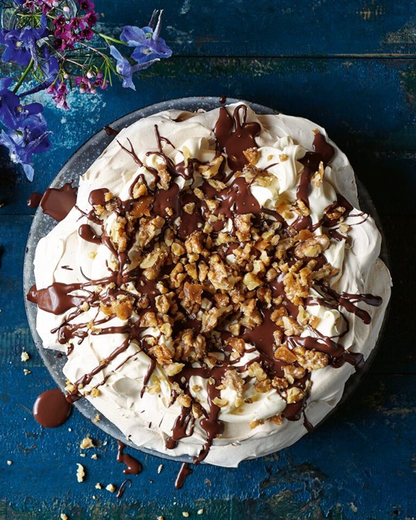 Caramelised walnut and coffee Pavolva