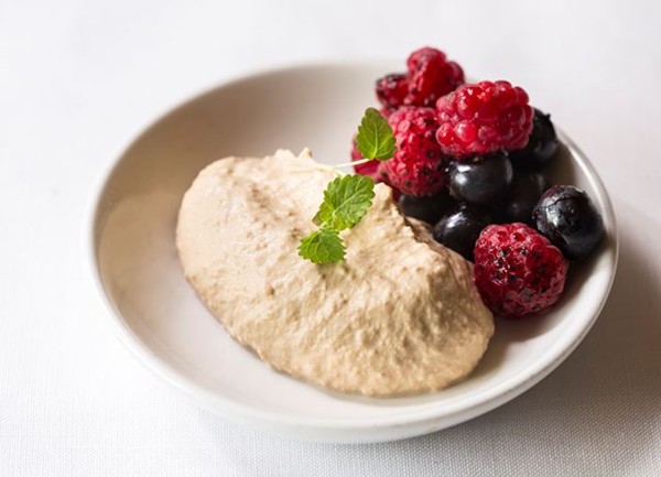 Caramelised yoghurt with torched berries