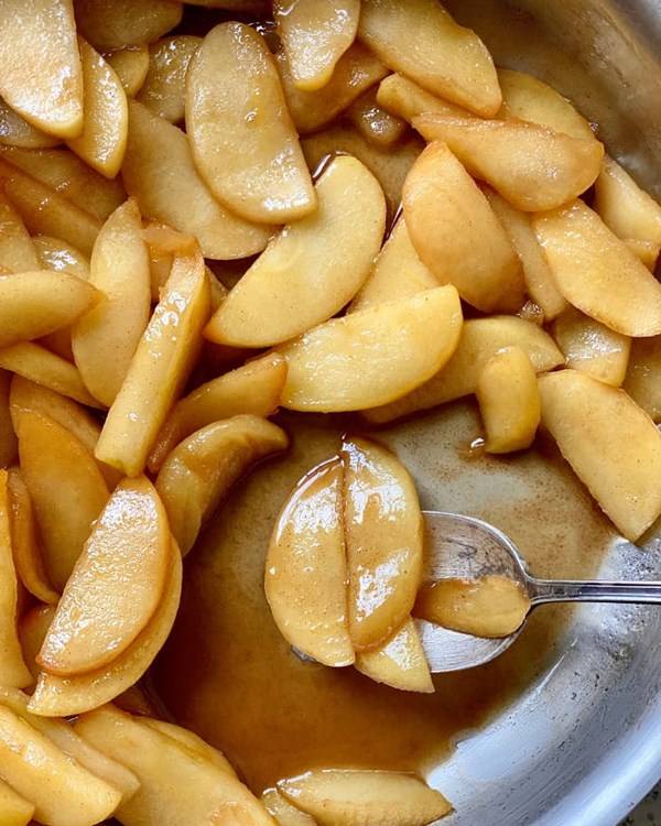 Caramelized apples