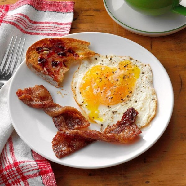 Caramelized bacon twists 