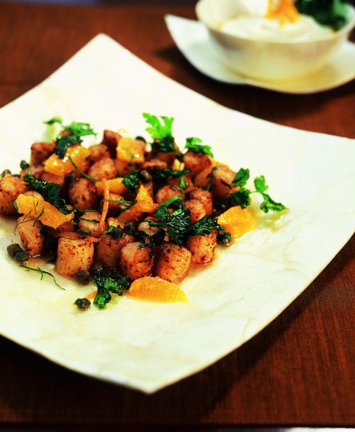 Caramelized bay scallops with clementines and cauliflower