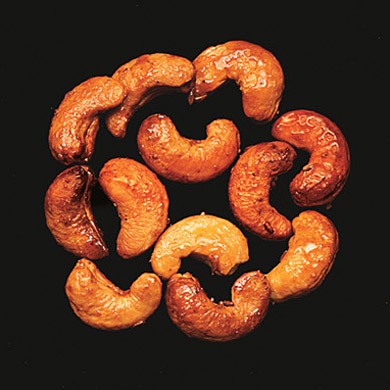 Caramelized cashews with cayenne