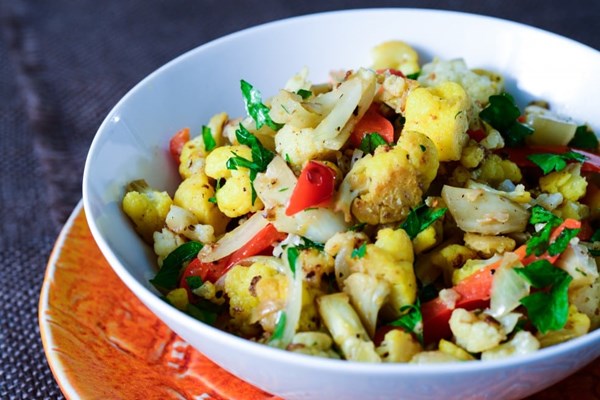 Caramelized cauliflower with peppers and onion